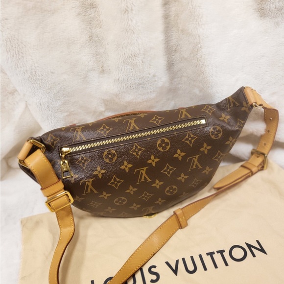 Louis Vuitton monogram bum bag - Picture 3 of 16